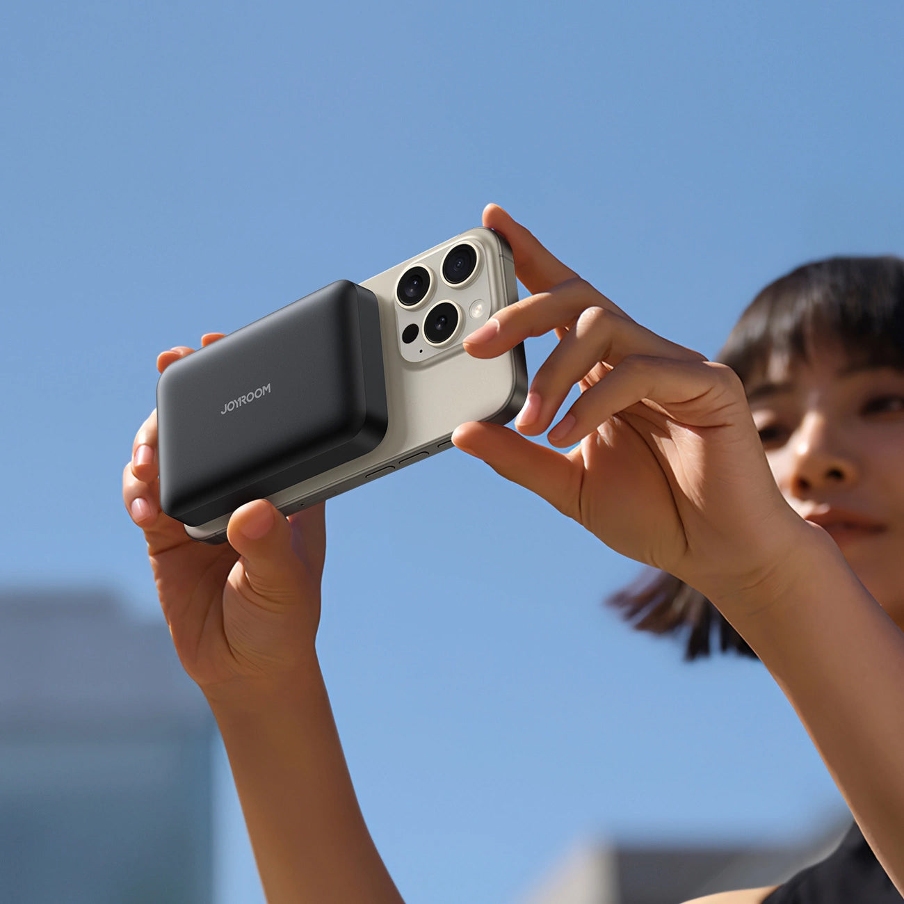 Joyroom JR-W020 vezeték nélküli külső akkumulátor, 10000mAh, 20W, QC + PD + FQI, 1 x QI - 1 x USB-A - 1 x USB-C, Fekete