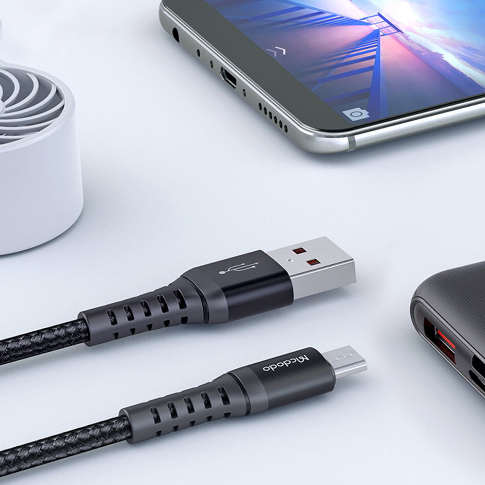 USB-A - microUSB McDodo CA-2281 adat- és töltőkábel, 18W, 1m, Fekete