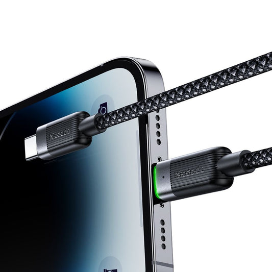 USB-C - Lightning McDodo CA-2010 Önműködő Adat- és Töltőkábel, 36W, 1.2m, Fekete