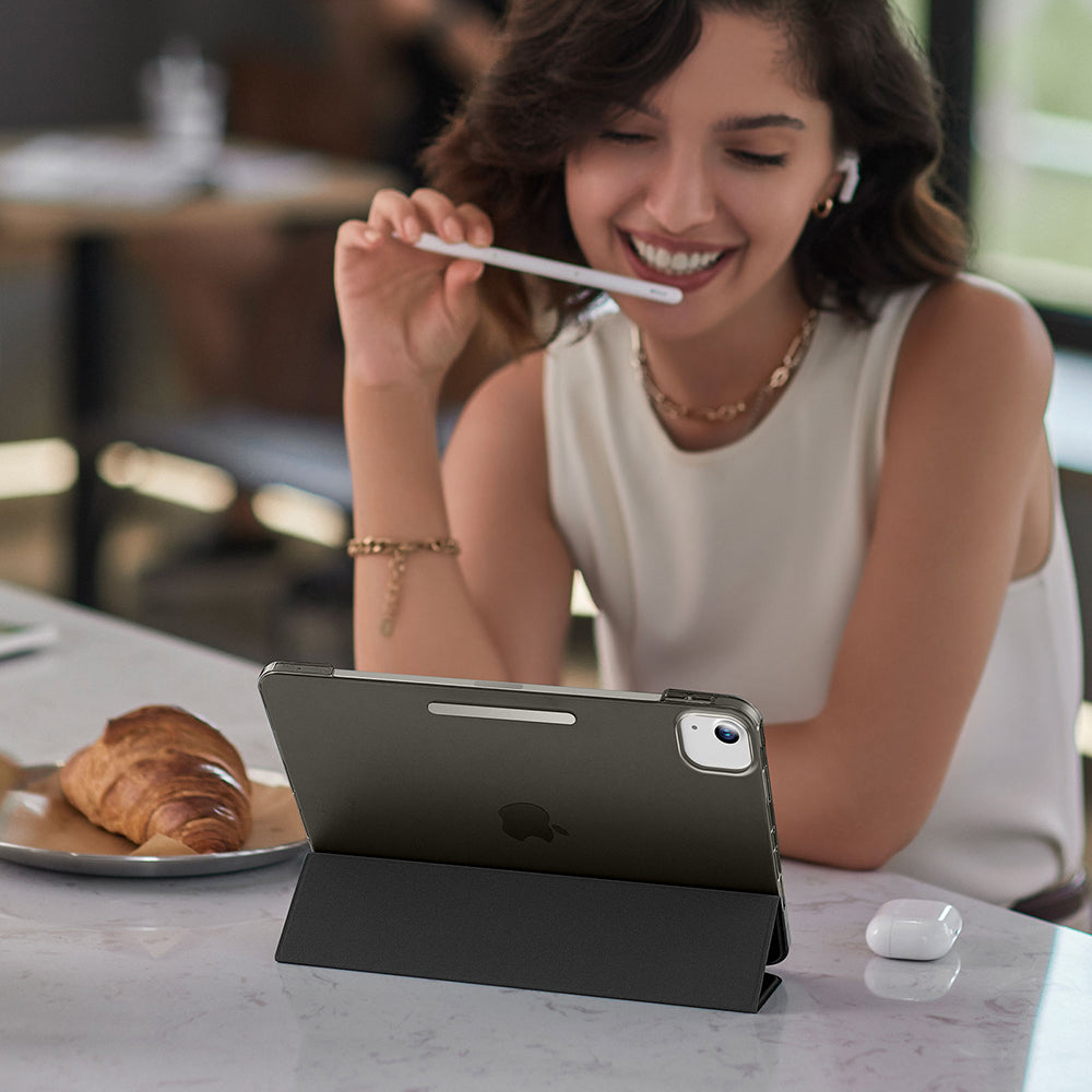 Tok a Apple iPad Air 13-hoz (2025) / Air 13 (2024), ESR, Ascend Trifold, Szatén Fekete