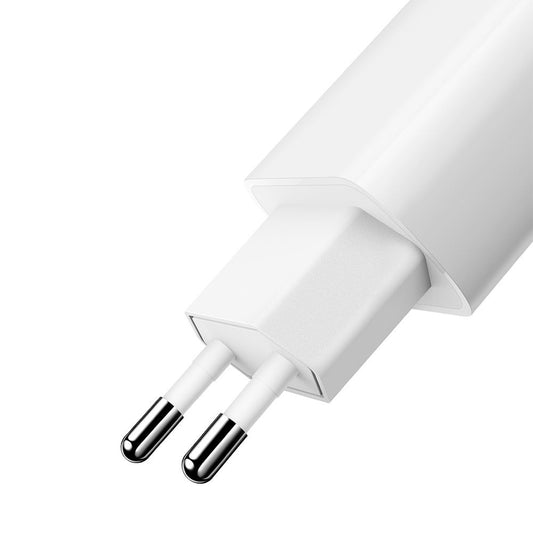 McDodo CH-6721 ajánlat, USB-C kábellel ellátott hálózati töltő, 12W, 2.4A, 2 x USB-A, Fehér