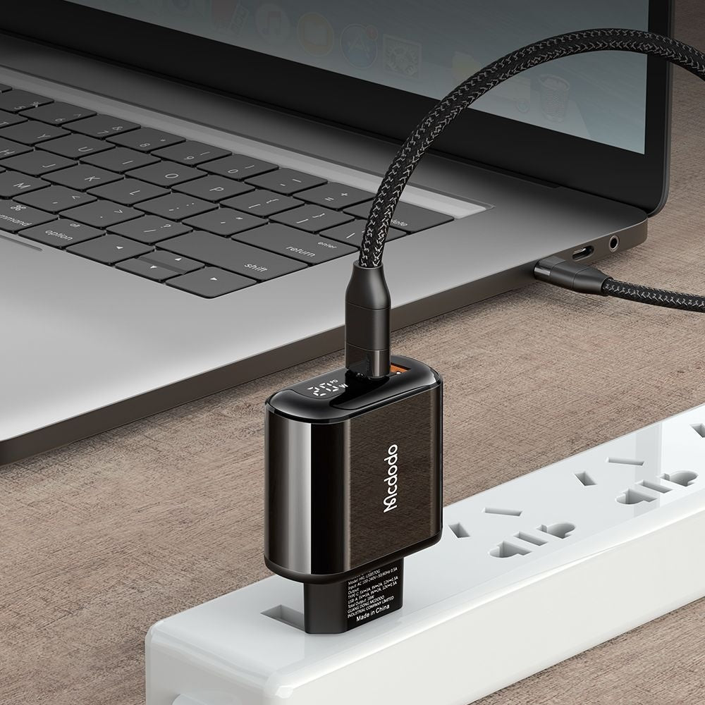 McDodo CH-7170 Chocolate Display hálózati töltő, 20W, 3A, 1 x USB-A - 1 x USB-C, fekete