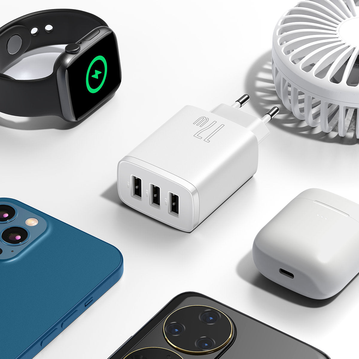 Baseus kompakt hálózati töltő 3U, 17W, 2.1A, 3 x USB-A, fehér CCXJ020102