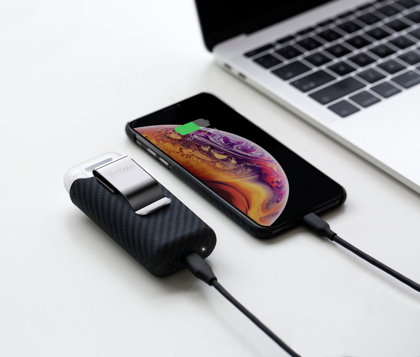 Pitaka Air Pal Prémium vezeték nélküli külső akkumulátor Apple Airpods Gen 1 / Gen 2, 1200mAh, 5W, fekete AP1001 AP1001 AP1001