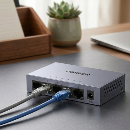 UGREEN CM933 hálózati switch (65956EU), 5 x RJ45, fekete