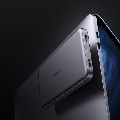 McDodo MC-3781 Meta vezeték nélküli külső akkumulátor, 10000mAh, 20W, PD + FQI, 1 x QI - 2 x USB-C, Fekete