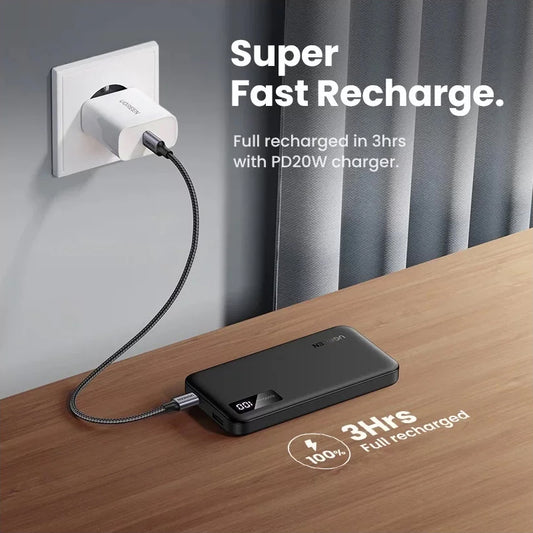 UGREEN PB311 külső akkumulátor, 10000mAh, 22.5W, QC + PD, 1 x USB-C - 2 x USB-A, Fekete
