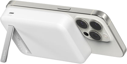 Belkin BoostCharge Pro vezeték nélküli külső akkumulátor állvánnyal, 10000mAh, 15W, FQI, 1 x QI - 1 x USB-C, Fehér BPD008btWH