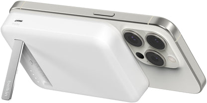 Belkin BoostCharge Pro vezeték nélküli külső akkumulátor állvánnyal, 8000mAh, 15W, FQI, 1 x QI - 1 x USB-C, Fehér BPD007btWH