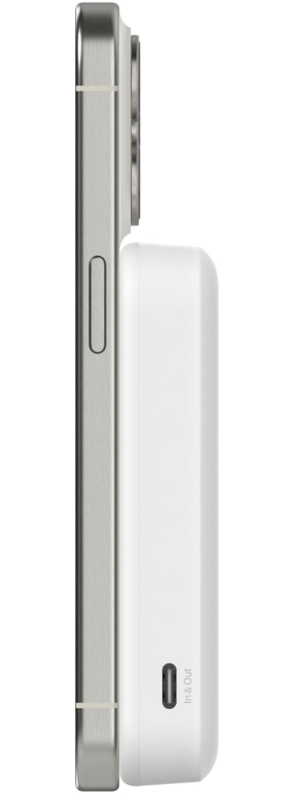 Belkin BoostCharge Pro vezeték nélküli külső akkumulátor állvánnyal, 8000mAh, 15W, FQI, 1 x QI - 1 x USB-C, Fehér BPD007btWH