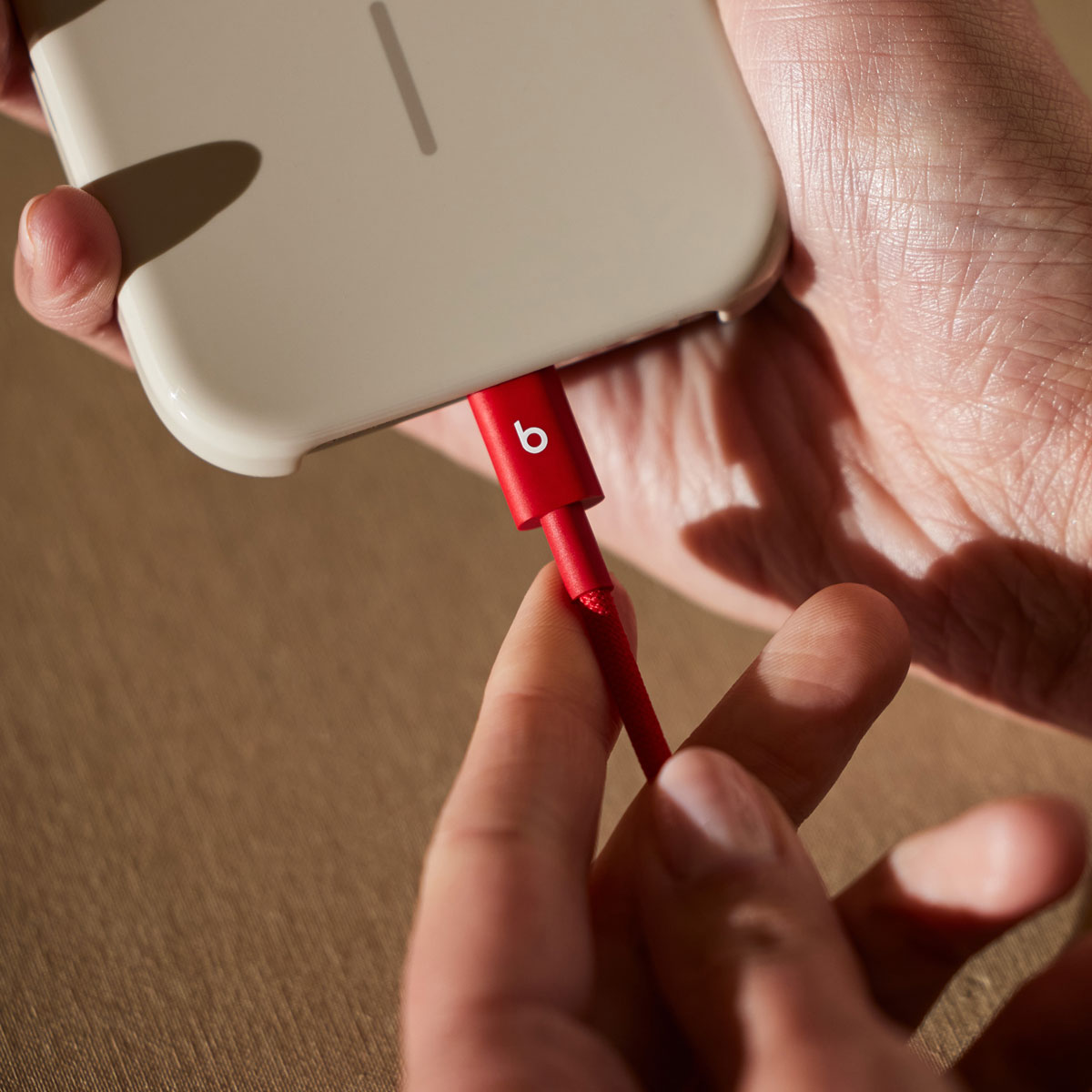 USB-C - USB-C Beats adat- és töltőkábel, 1,5m, piros MDGF4ZM/A