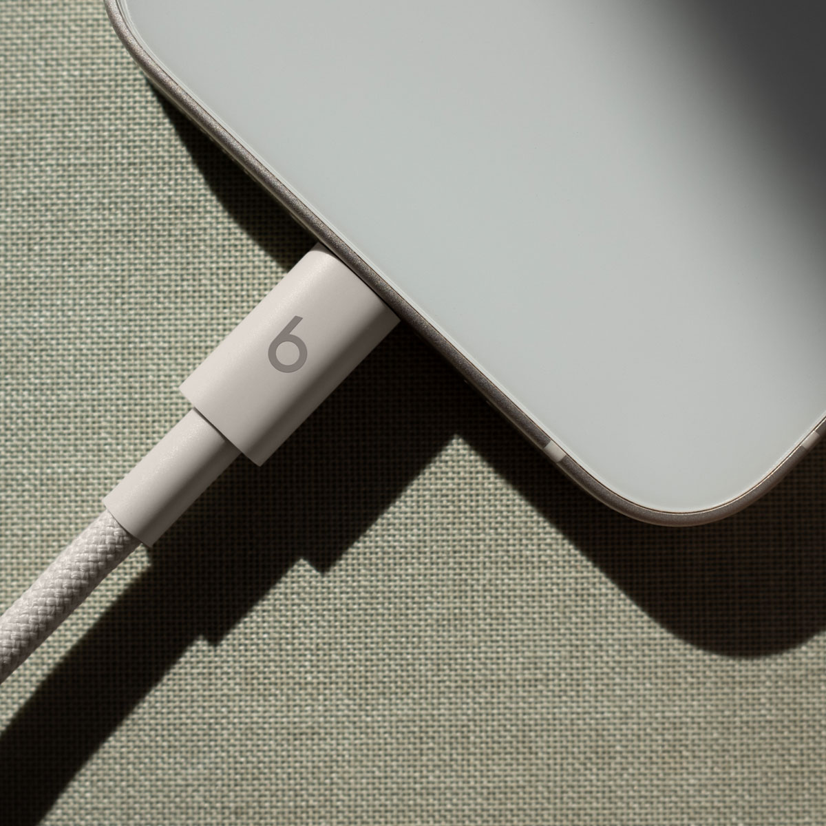 USB-C - Lightning Beats adat- és töltőkábel, 1,5m, bézs MDGL4ZM/A
