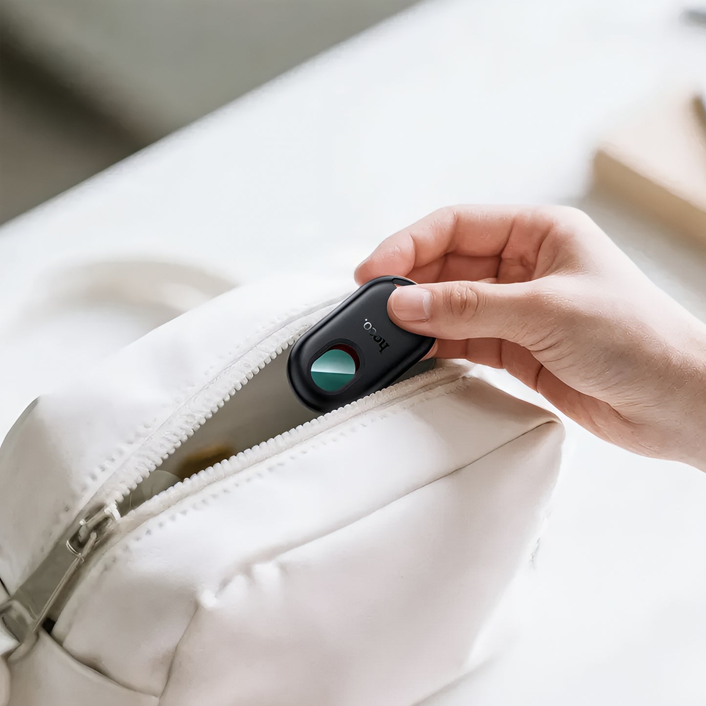 HOCO SmartTag E95 3in1 az iOS sorozathoz, Fekete