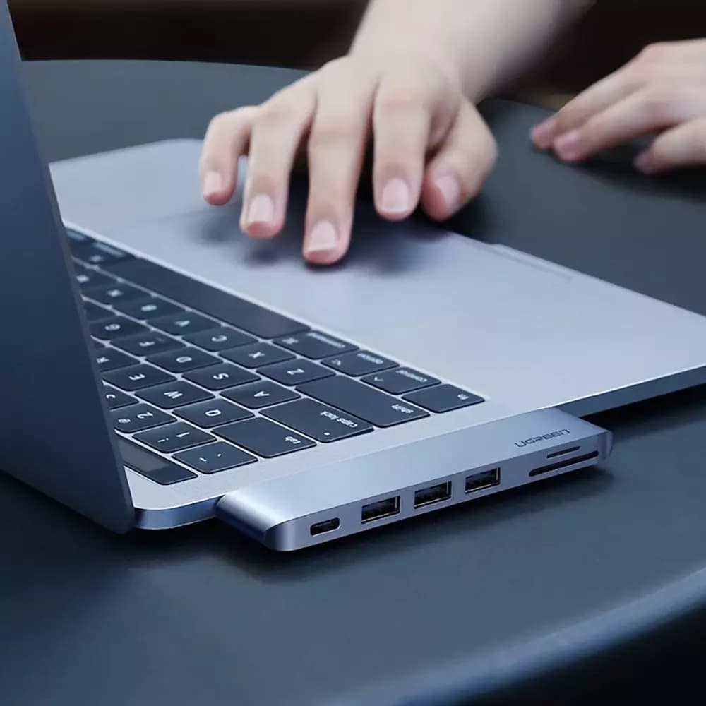 UGREEN CM251 USB-C hub Apple MacBook Pro / Air készülékhez, 3 x USB-A 3.0 - 1 x USB-C - 1 x SD - 1 x microSD, Szürke