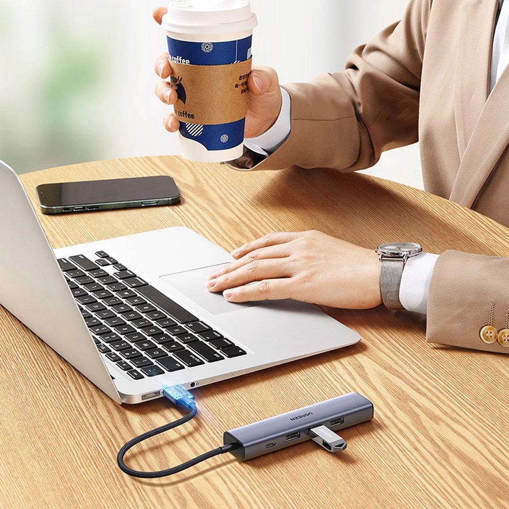 UGREEN CM475 USB Hub, 3 x USB-A 3.0 - 1 x USB-C - 1 x RJ45, Szürke