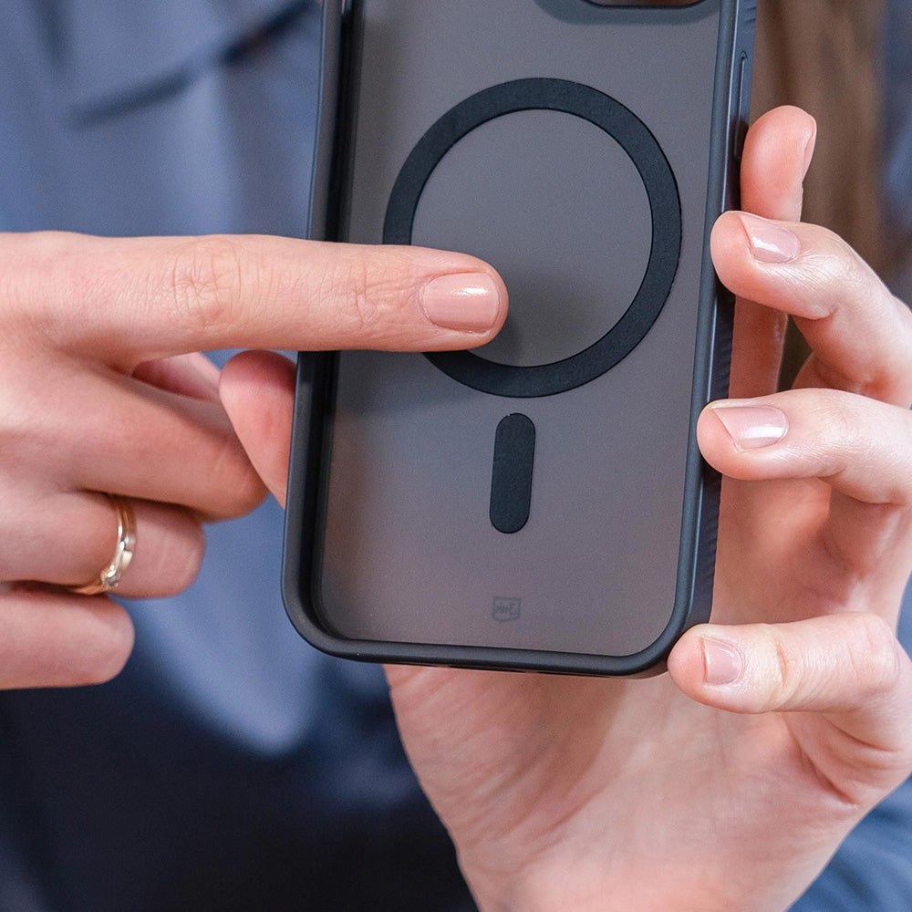 MagSafe tok Apple iPhone 17 Pro-hoz, 3MK, Smoke MagCase, Fekete