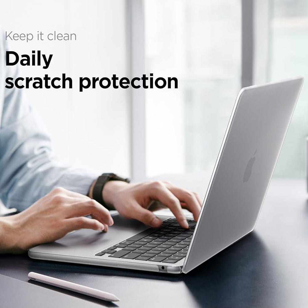 Spigen Airskin tok Apple MacBook Air 13 hüvelykes (2026) / (2025) / (2024) / (2022) számára, áttetsző szatén ACS11530
