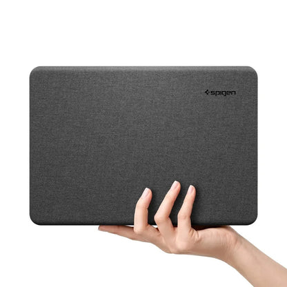 Spigen Urban Fit tok Apple MacBook Neo 13 hüvelykeshez, fekete ACS11541