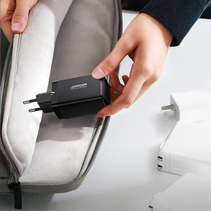 Hálózati töltő USB-C kábellel Joyroom TCG01, 65W, 3.25A, 1 x USB-A - 2 x USB-C, Fekete