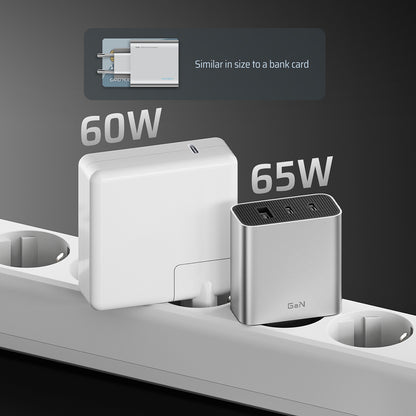 Cuktech hálózati töltő, 65W, 3,25A, 1 x USB-A - 2 x USB-C, Fehér CUK0A15CEUSL