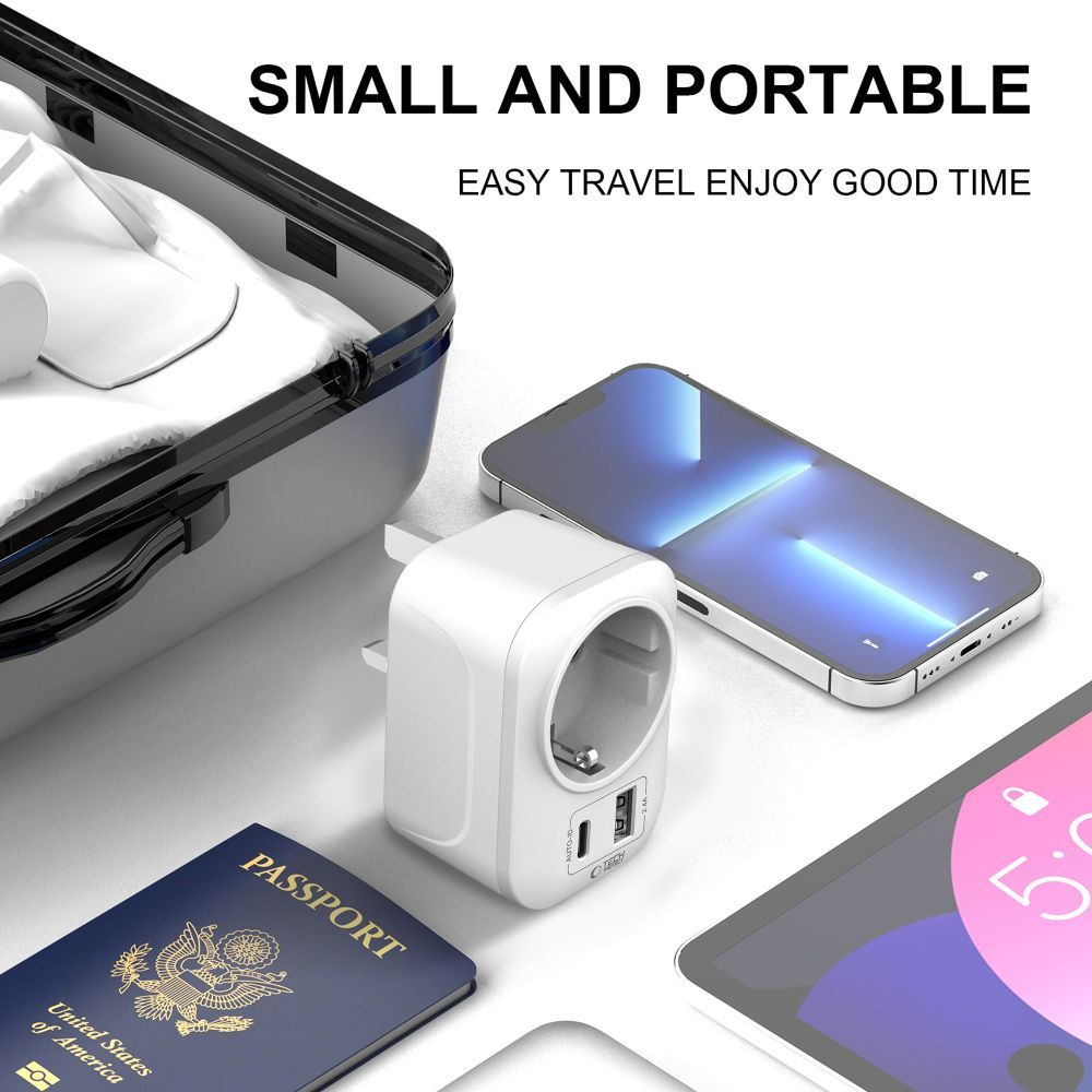 Tech-Protect TA100 Travel UK hálózati töltő, 20W, 3A, 1 x Schuko - 1 x USB-A - 1 x USB-C, Fehér
