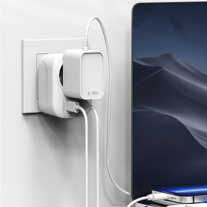 Tech-Protect TA100 Travel US hálózati töltő, 20W, 3A, 1 x Schuko - 1 x USB-A - 1 x USB-C, fehér
