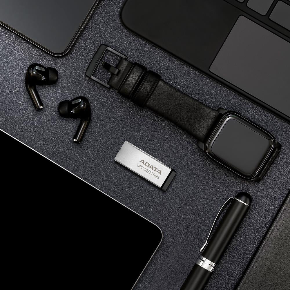 Adata UR350 USB-A 3.2 külső memória, 32 GB UR350-32G-RSR/BK