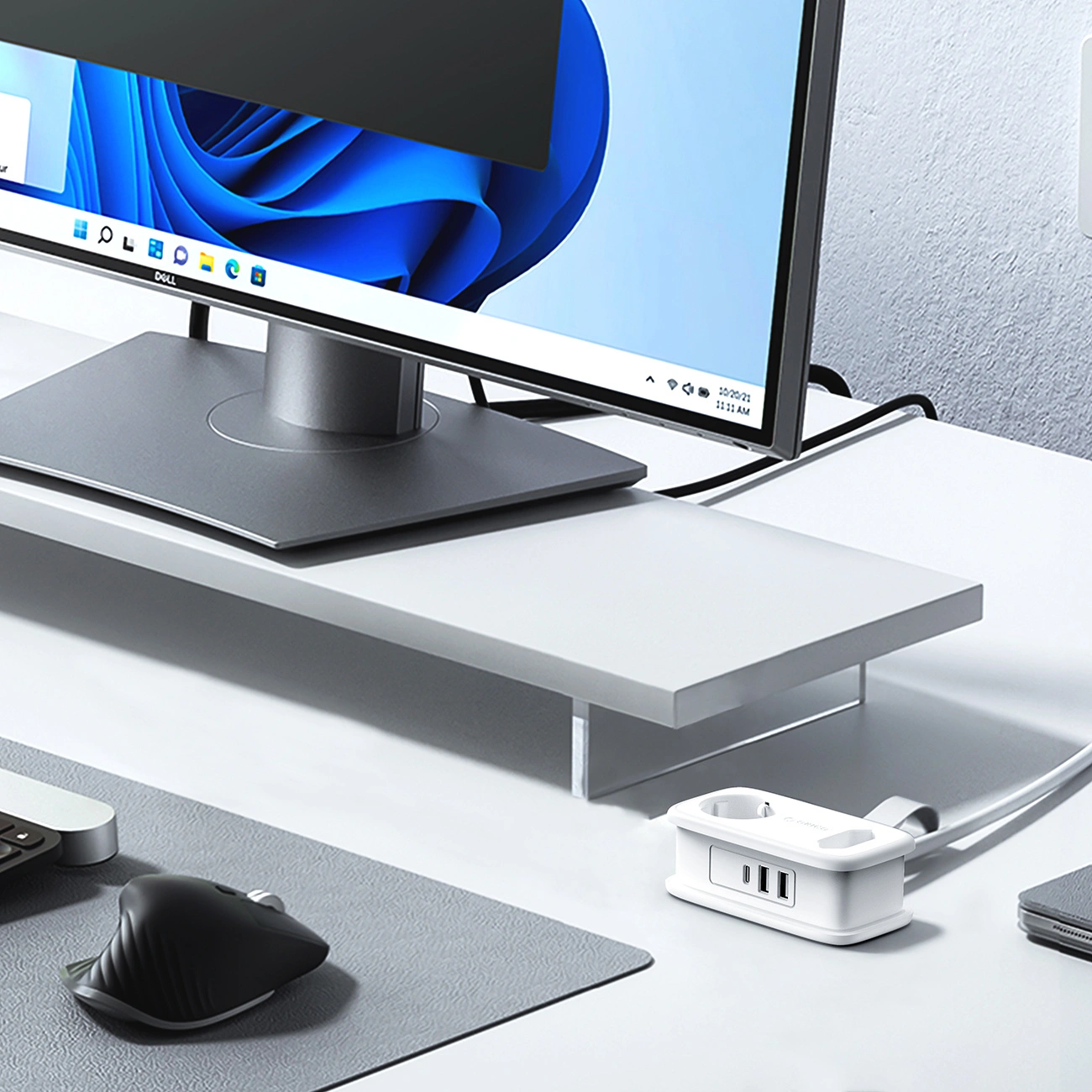 Orico APP hosszabbító, 1 x Schuko - 1 x aljzat - 2 x USB-A - 1 x USB-C, fehér szürke