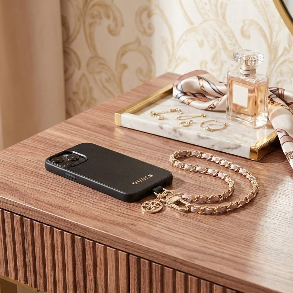 Guess Saffiano 4G Charm Telefonpánt, Fekete