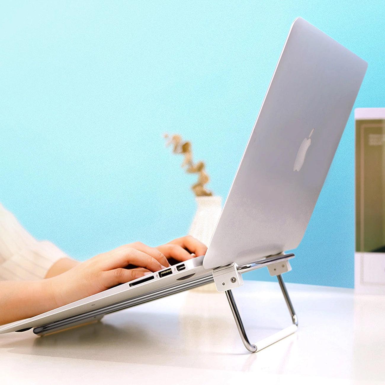 UGREEN LP230 Laptop Stand for max.17inch, Silver